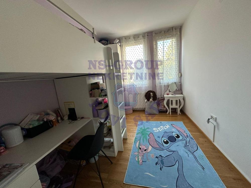Slika 6 - Odlican cetvorosoban stan na Podbari!